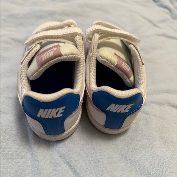 No details - Picture 2 of 4